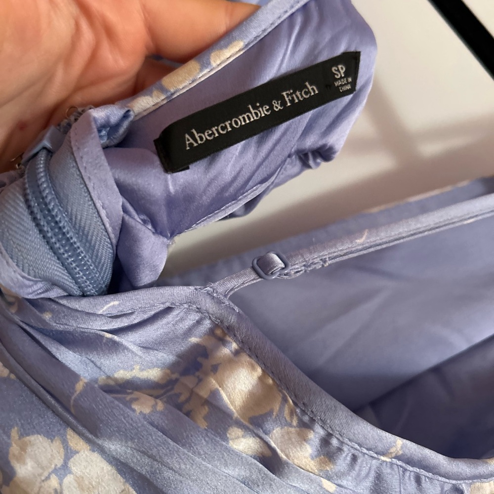 Abercrombie & Fitch Blue Floral Pleated Midi Wedding Guest Dress - Picture 5 of 5